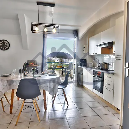 Localise - C02 - Vue - Balcon - Juste A Cote - Centre Et Port A Pied - Wifi Inclus - Draps Inclus - Animaux Bienvenus * Tréffiagat
